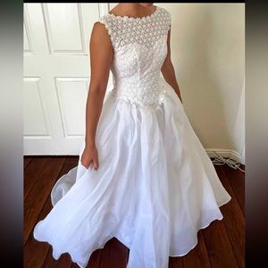 BRAND new wedding dress - never worn